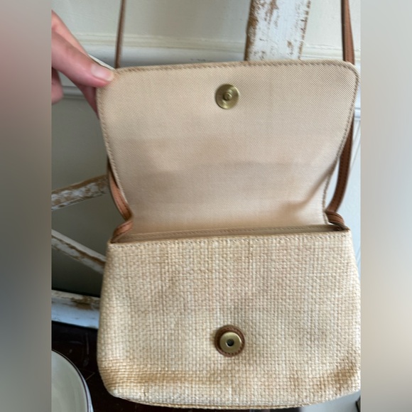 Fossil Beige Woven Crossbody Bag with Multicolor Floral Embroidery - Picture 2 of 9